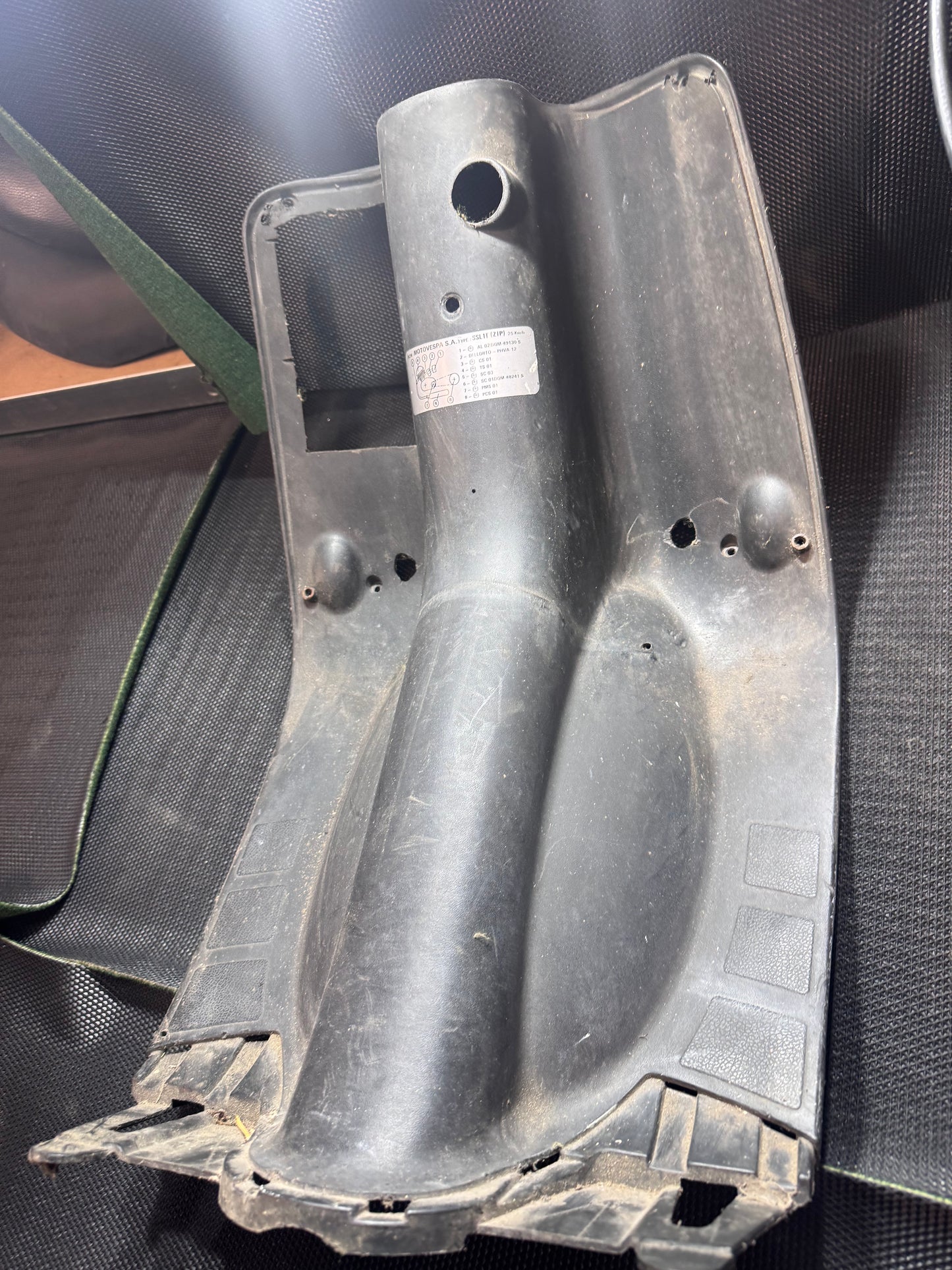 piaggio zip t3 beenschild aangepast voor 98