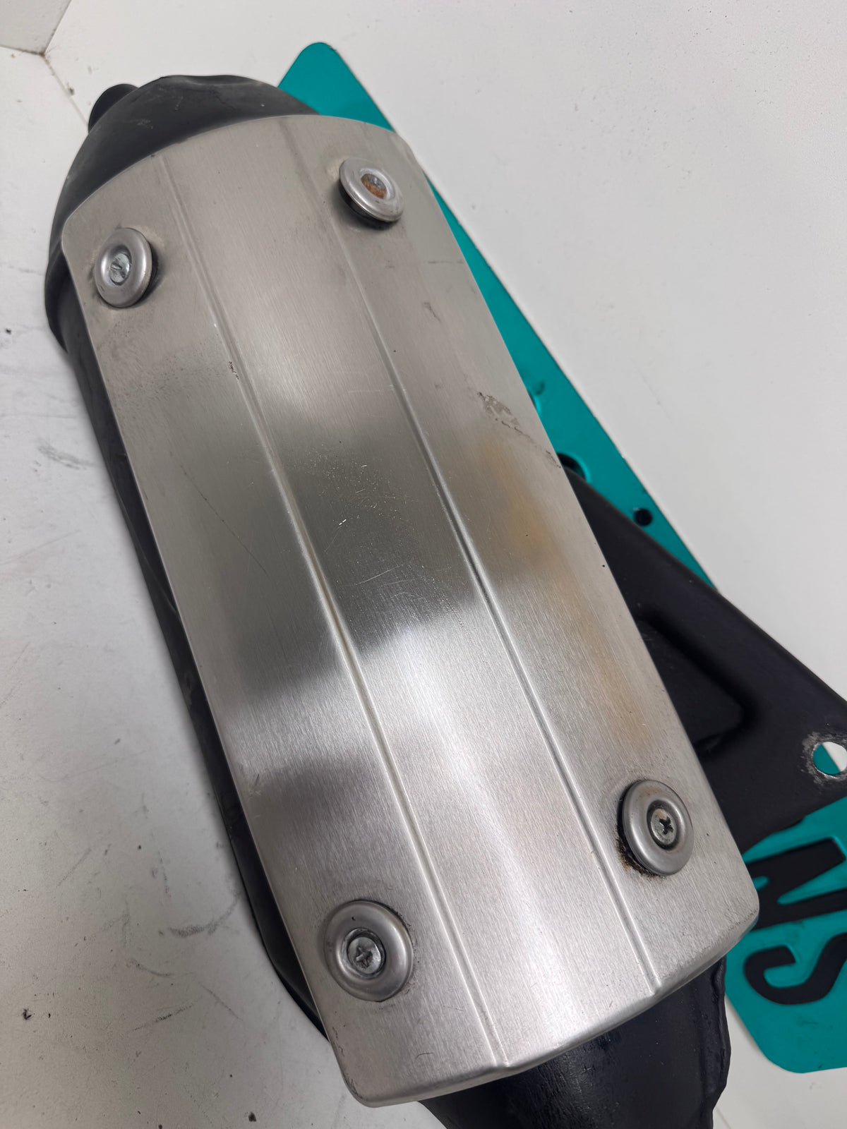 SM06 uitlaat origineel met rvs bocht 125cc/180cc