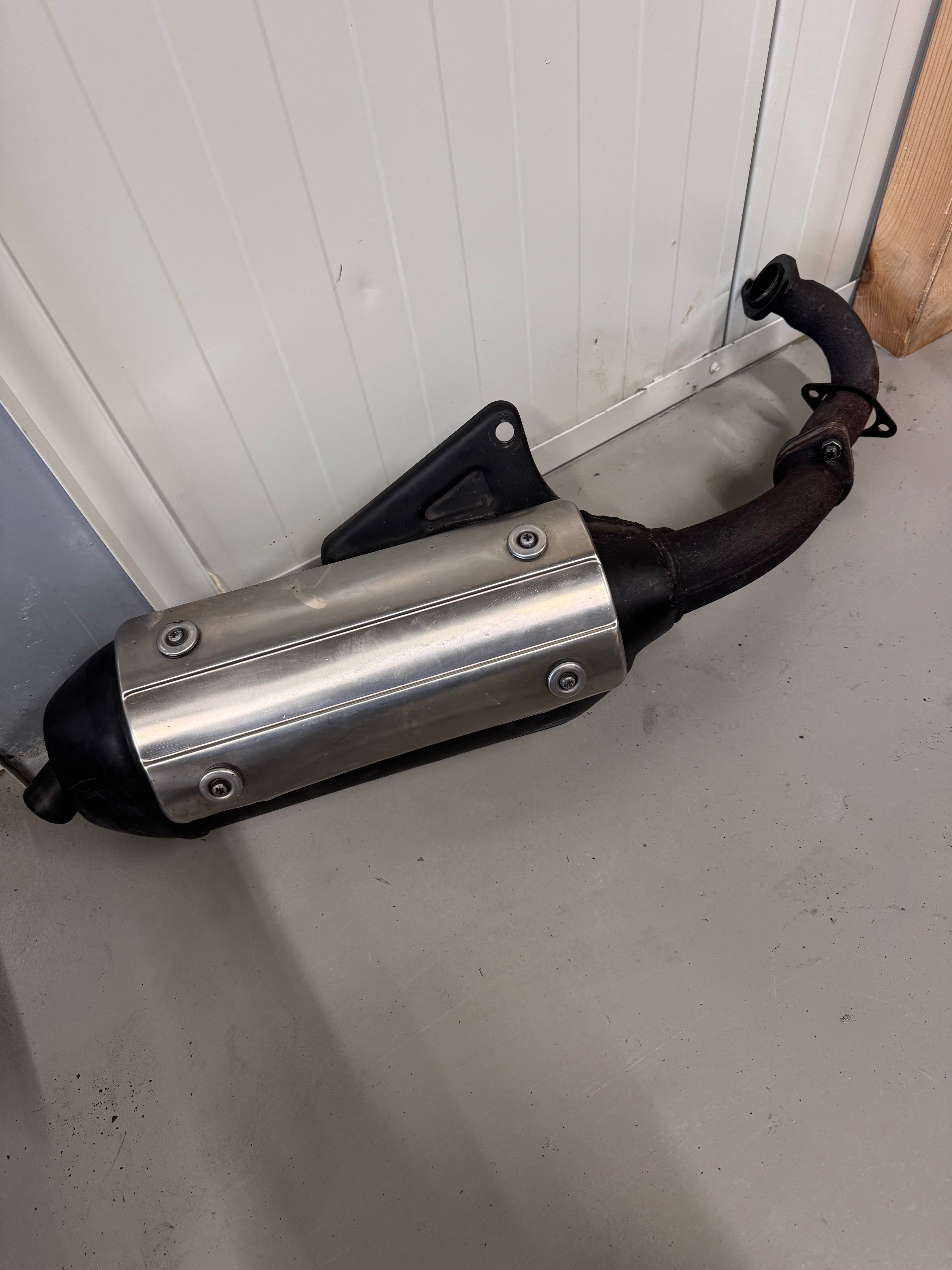 piaggio/gilera SM06 uitlaat 125cc/180cc