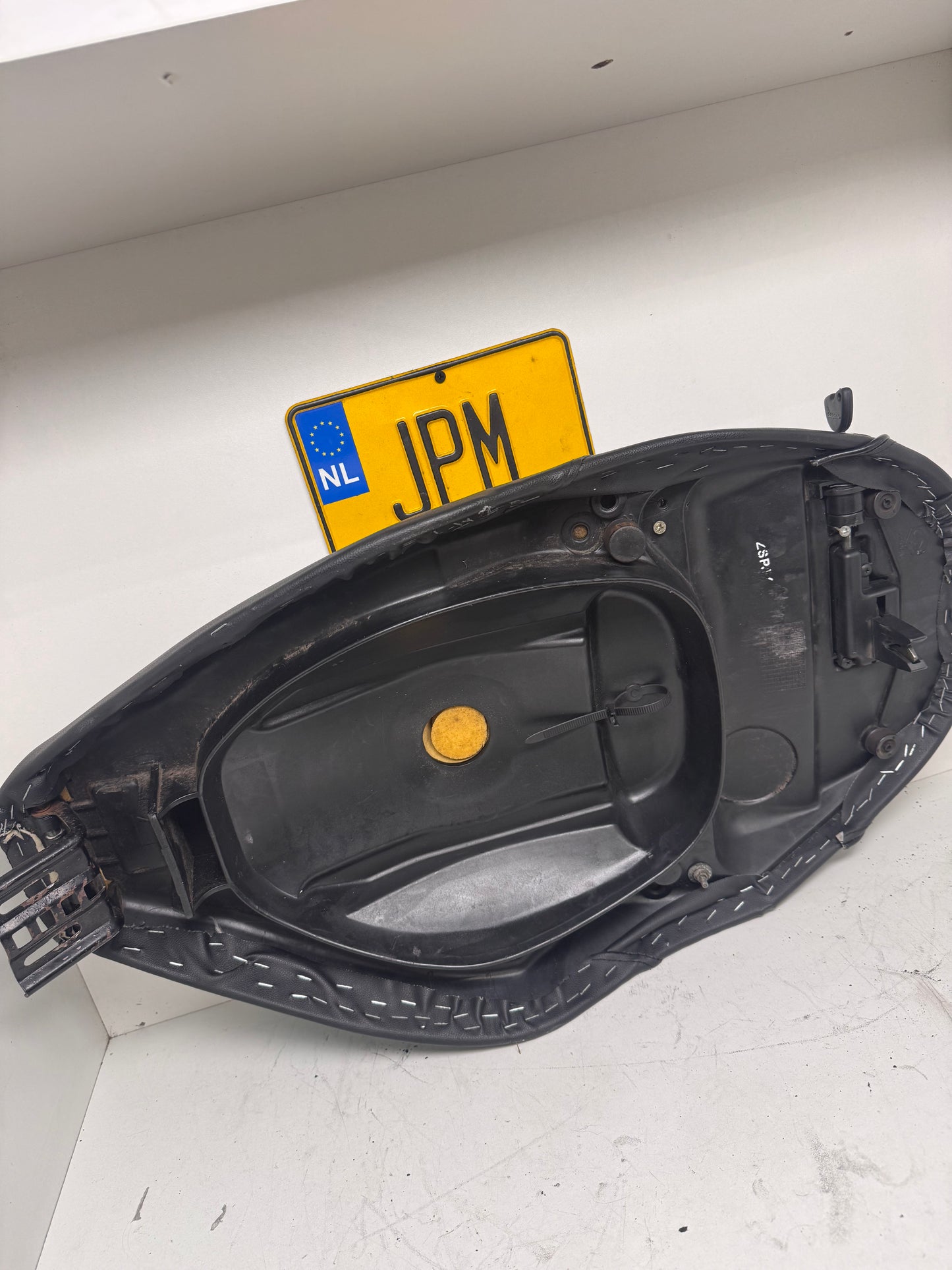 Piaggio zip 2000 zadel/buddy Alcantara