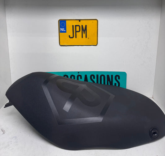 zip 2000 zadel met SP hoes nieuw