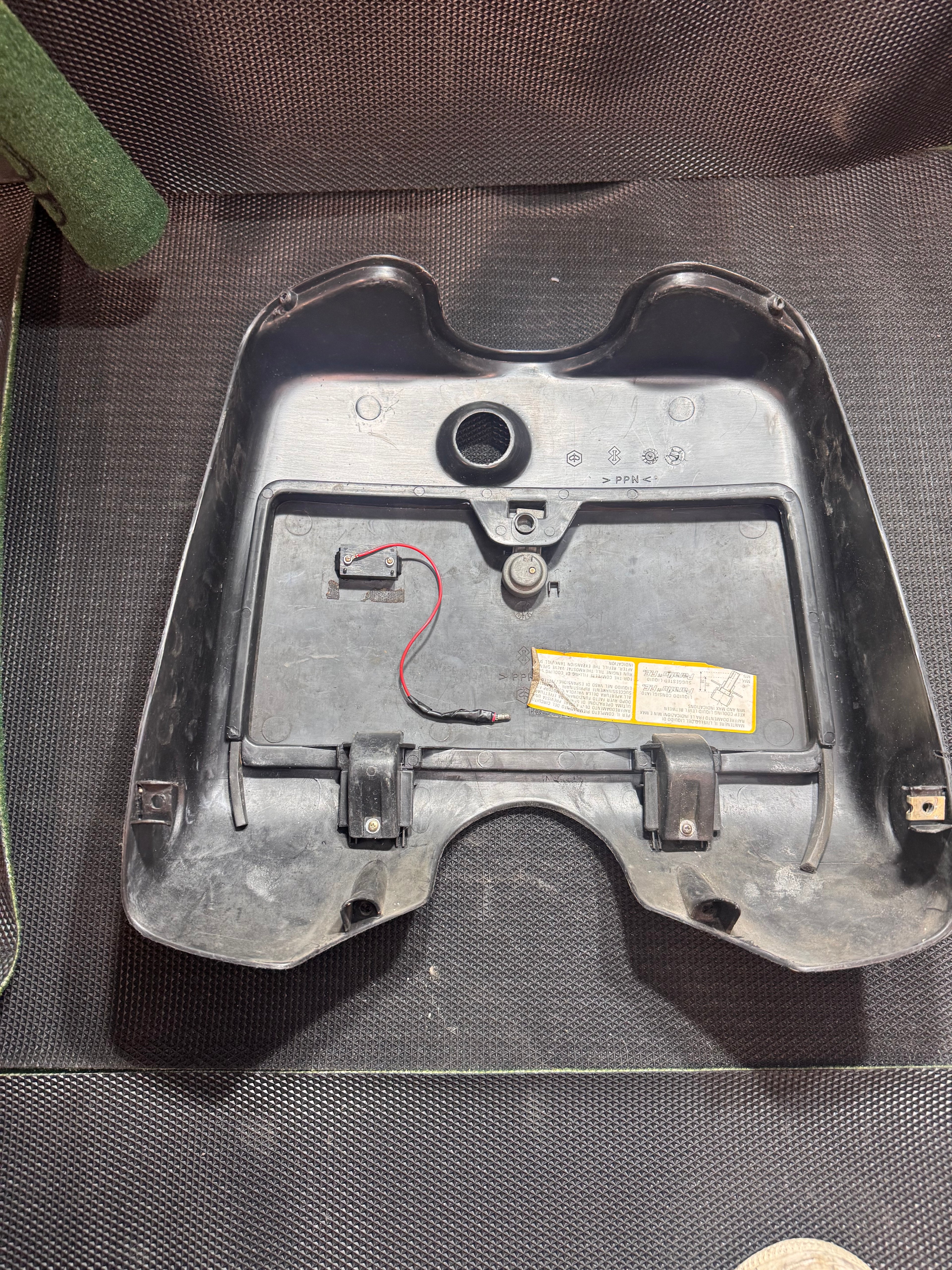 piaggio zip type 1/2/3 handschoenenvakje met temp sensor