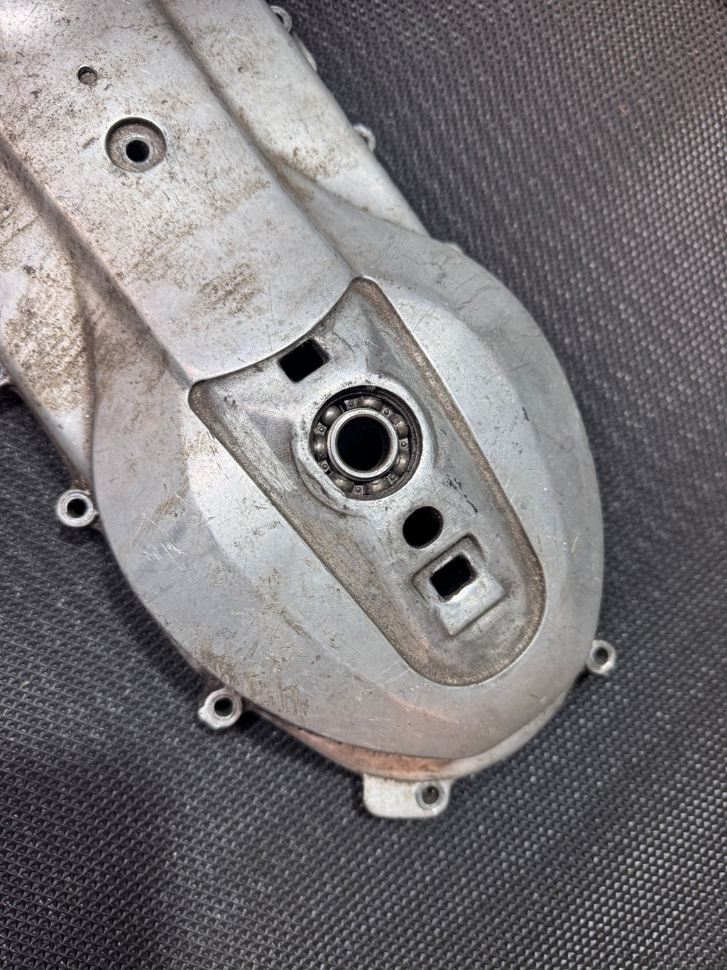 Dubbelgelagerde carterkap 125/180cc