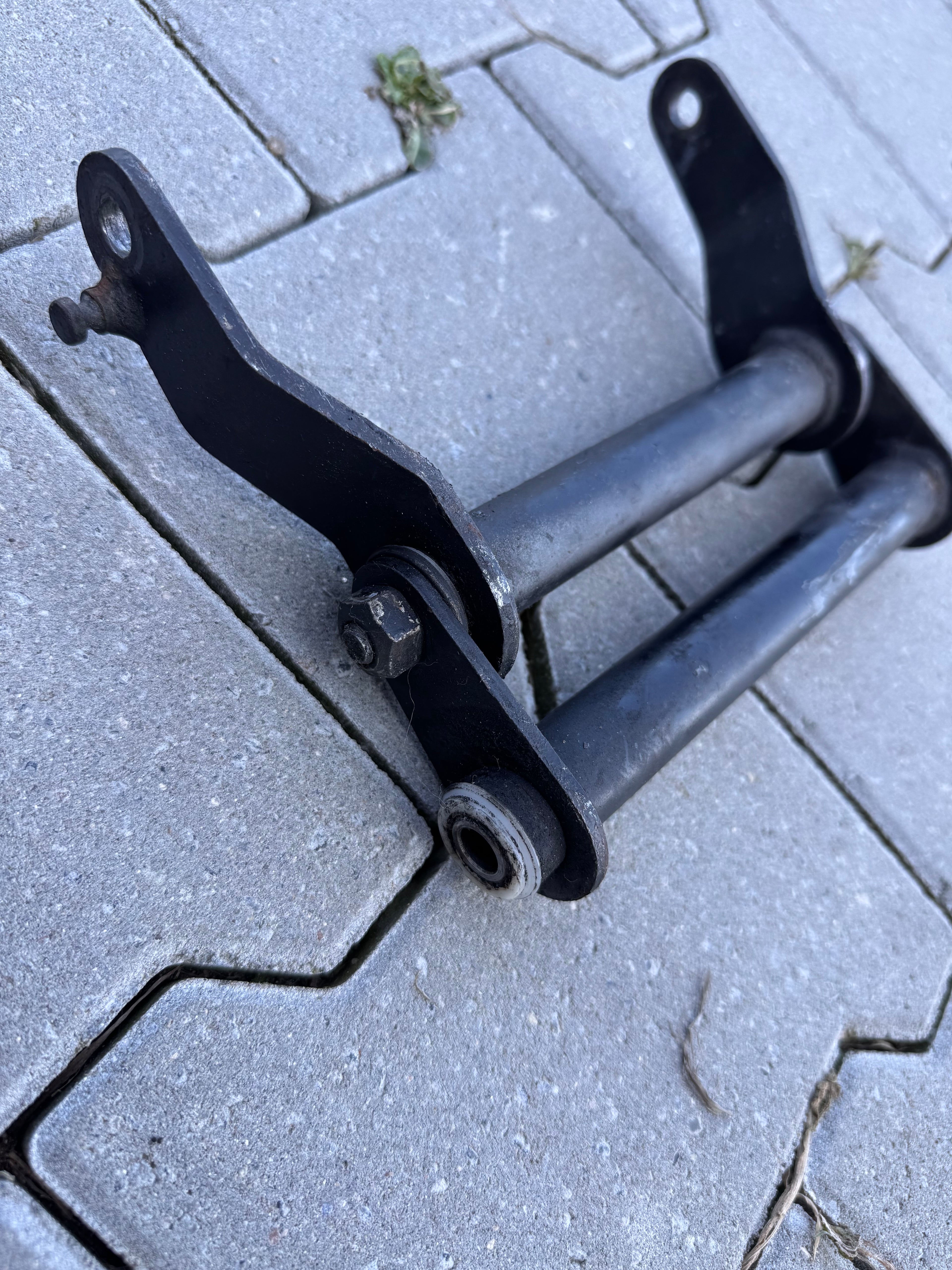 piaggio 125/180 subframe swingarm gereviseerd 12 inch