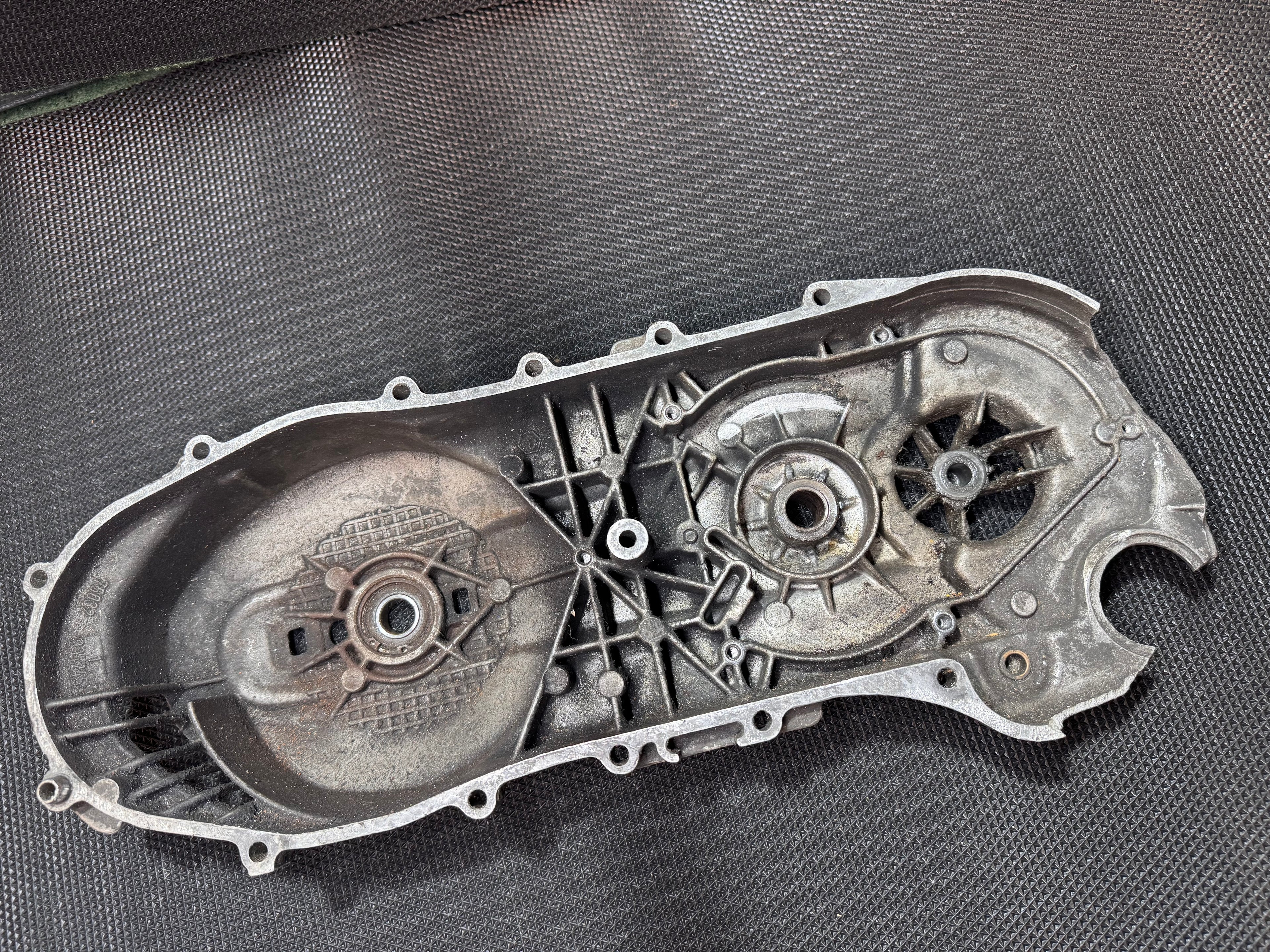 Dubbelgelagerde carterkap 125/180cc
