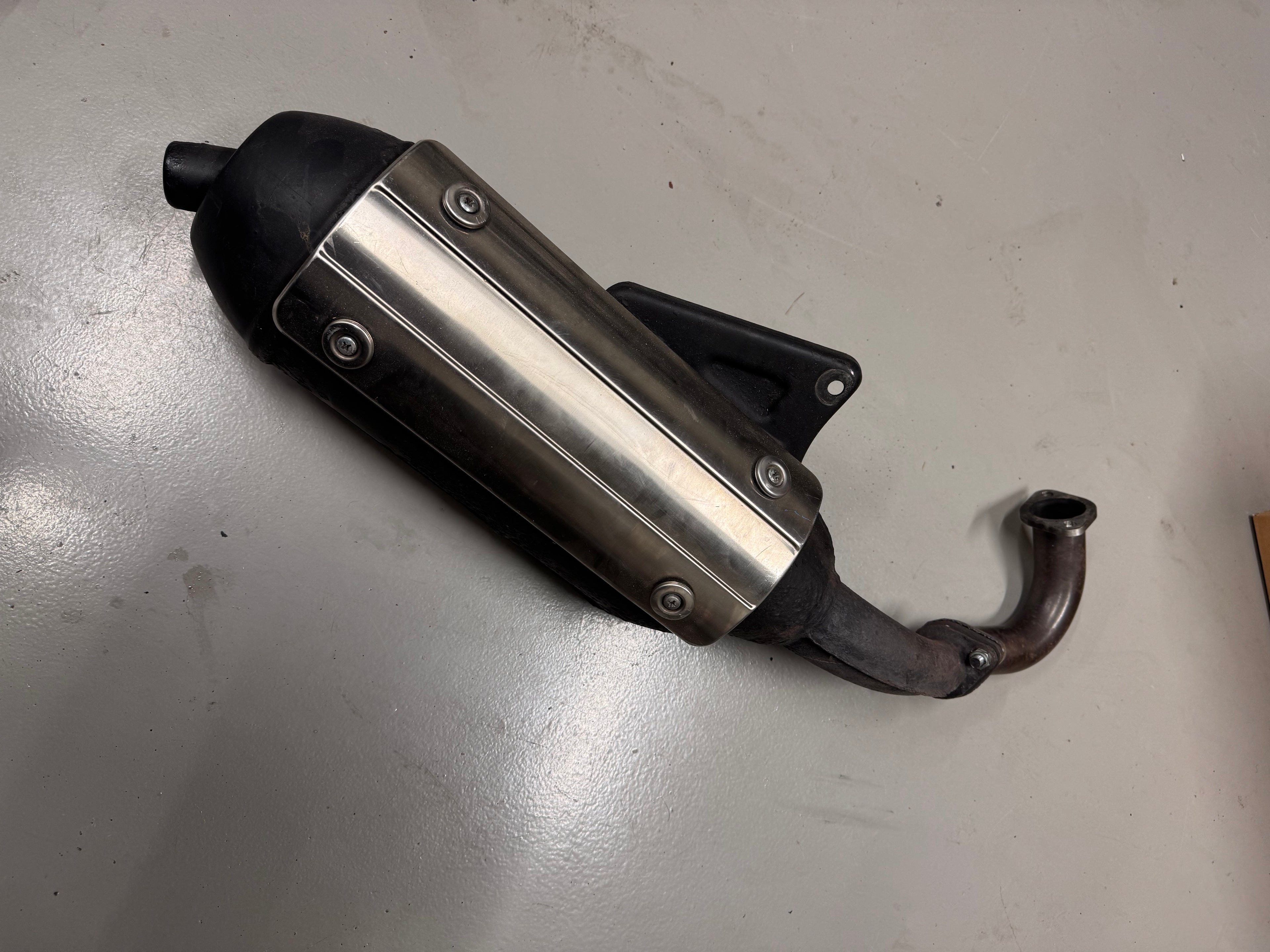 piaggio SM06 uitlaat 180cc met rvs bocht