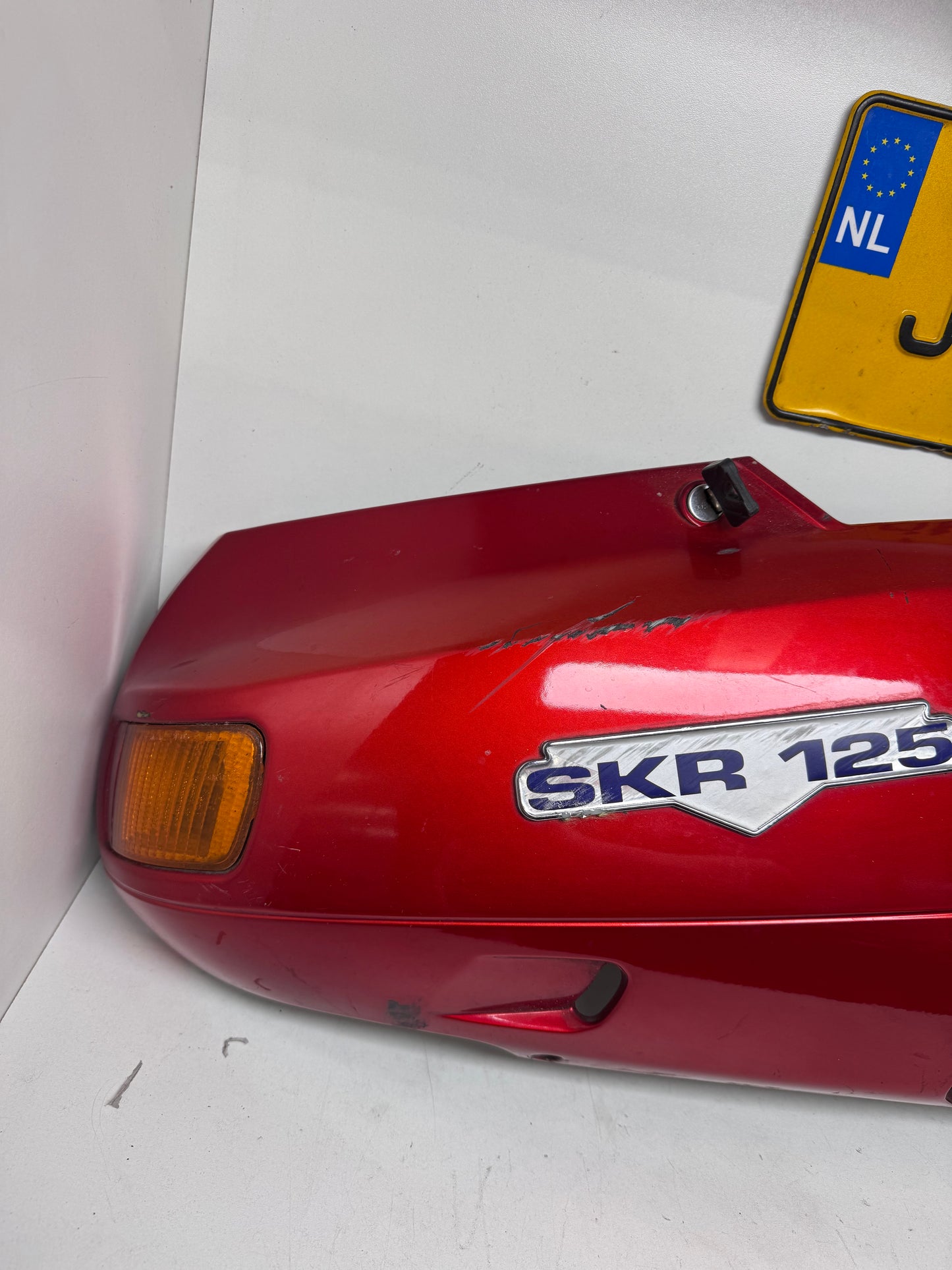 piaggio skr/skipper achterkap rood rechts