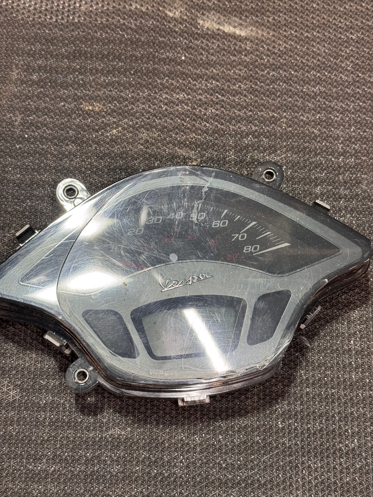 vespa sprint dashboard/km teller