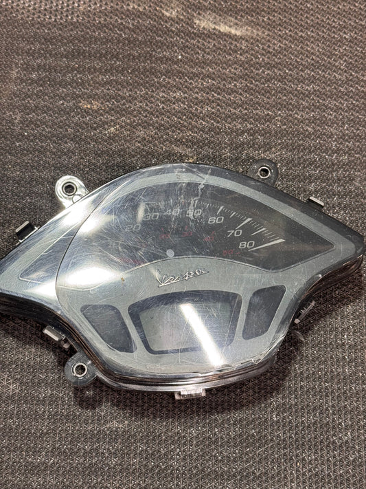 vespa sprint dashboard/km teller
