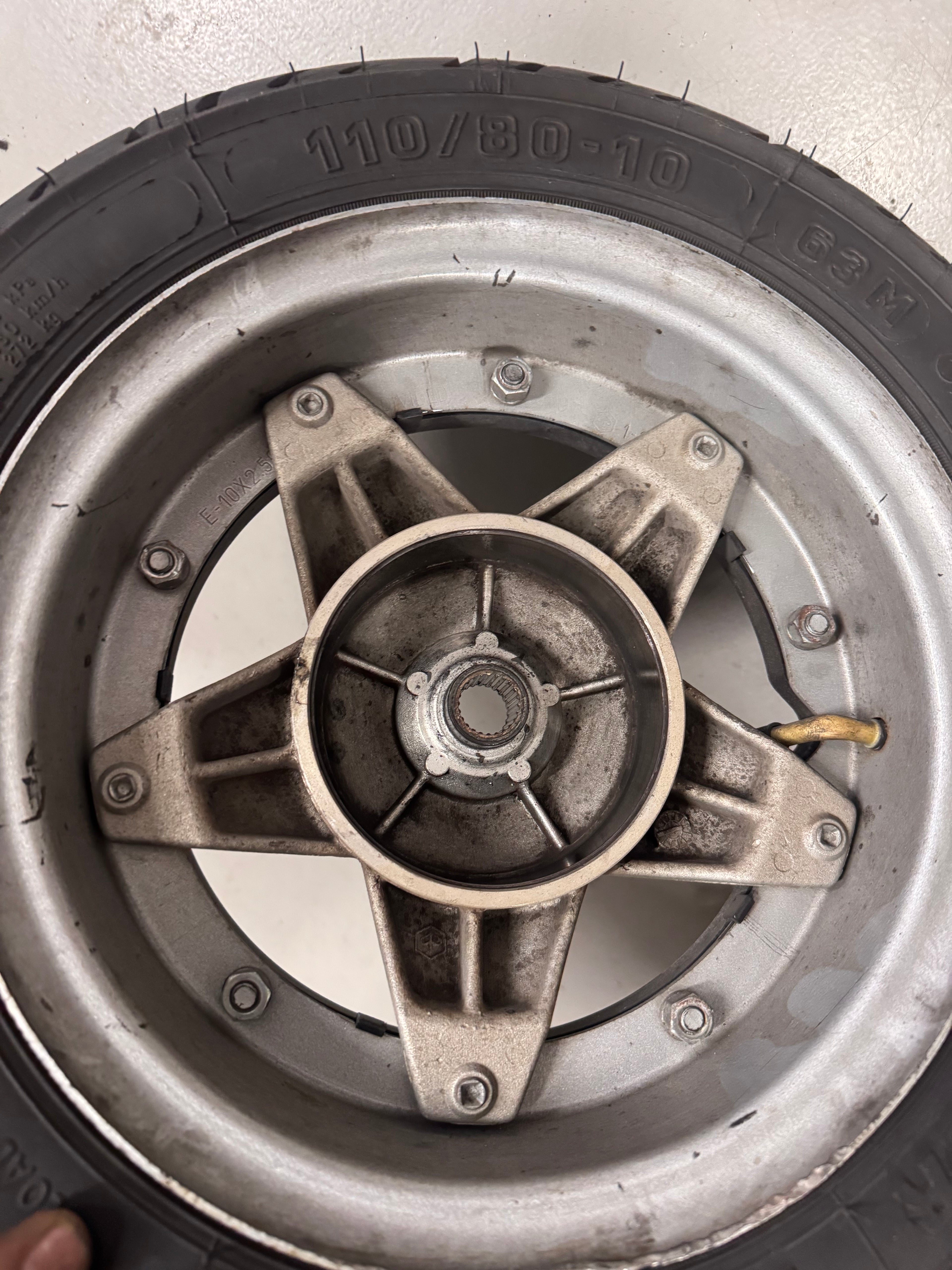 piaggio skr achterband/velg