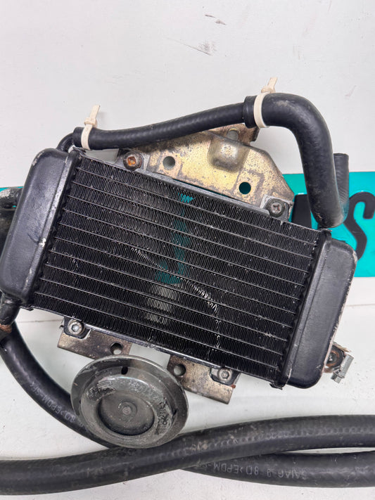 piaggio zip sp98 radiateur met alle beugels en tankt
