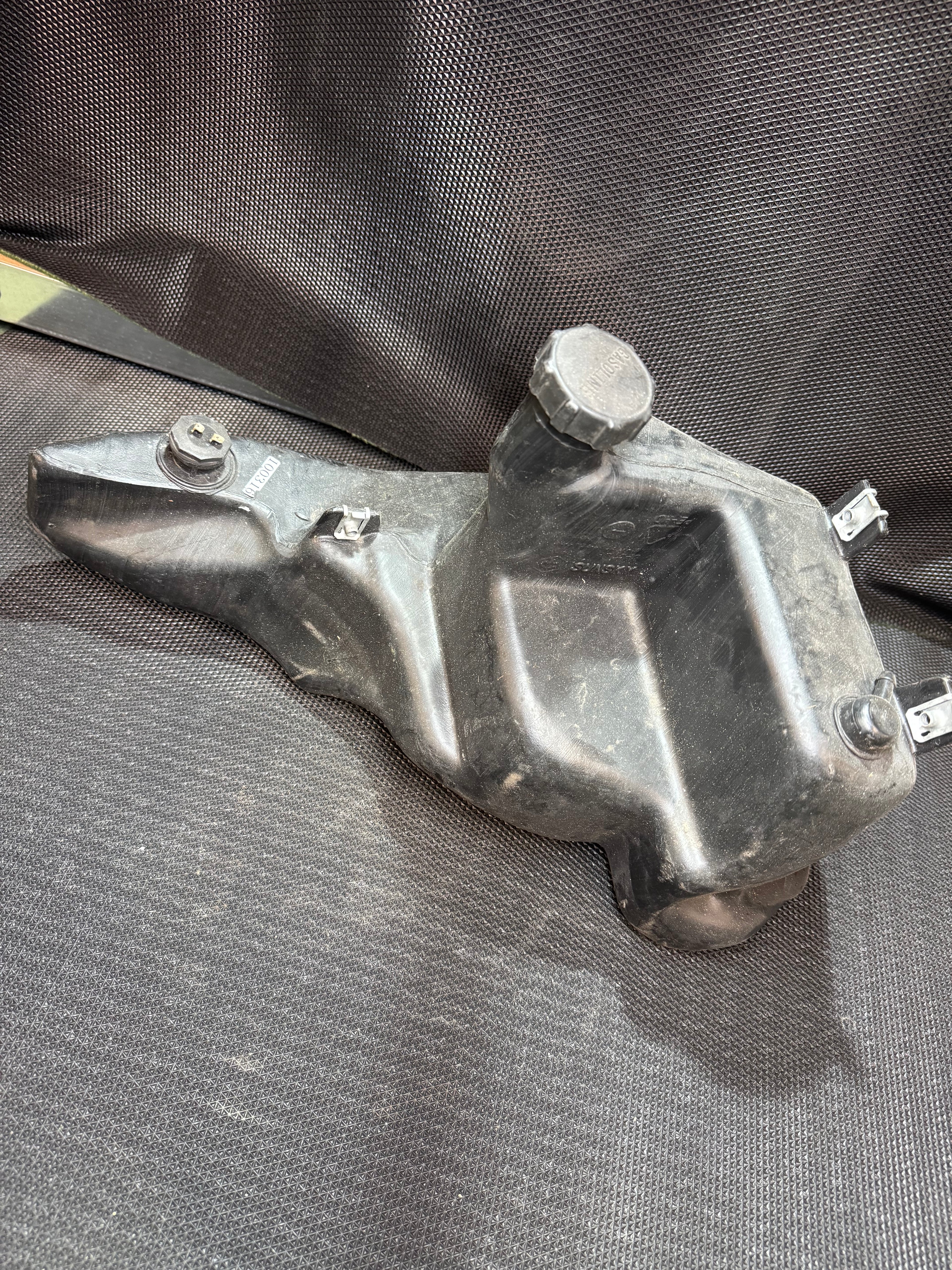 zip 4takt tank carburateur versie