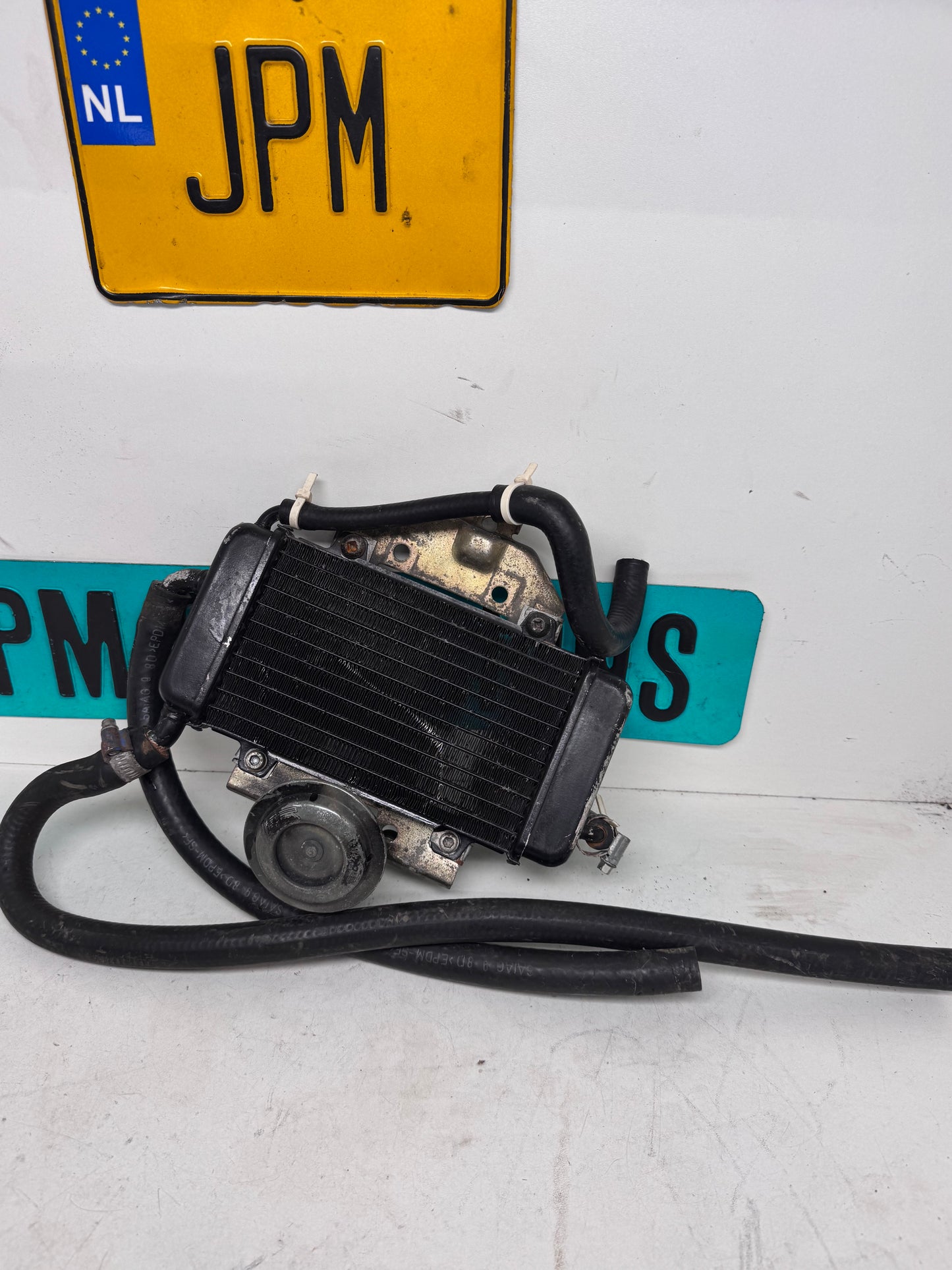 piaggio zip sp98 radiateur met alle beugels en tankt