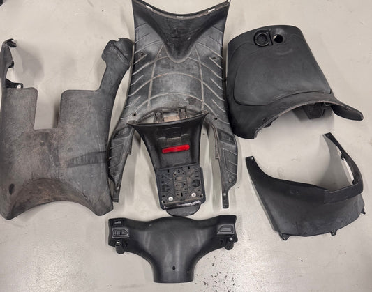 piaggio zip 2000 binnenkappenset compleet