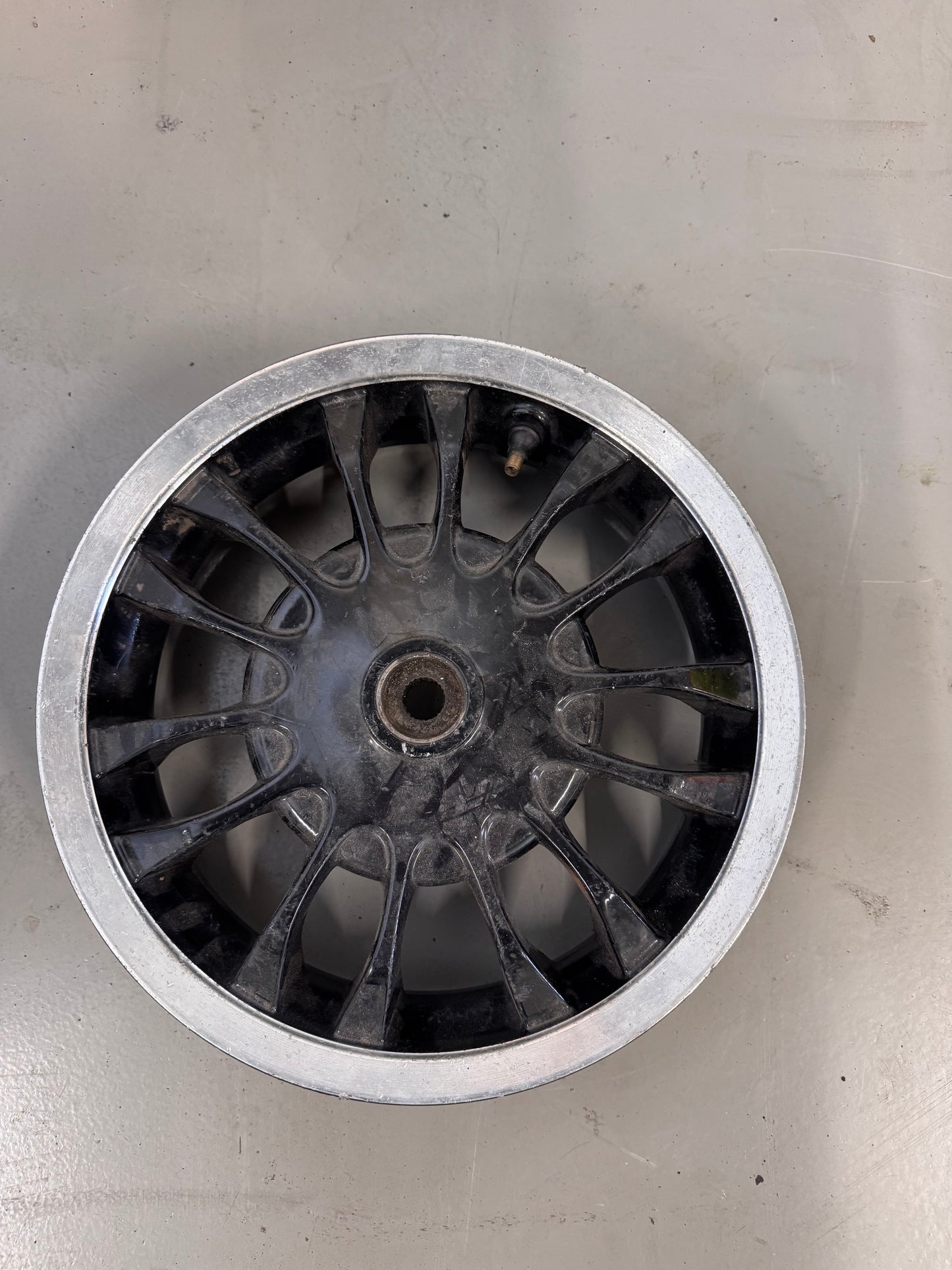 vespa sprint achtervelg grote trommel
